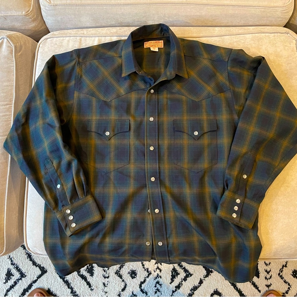 Filson 100% wool MiUSA western petal snap